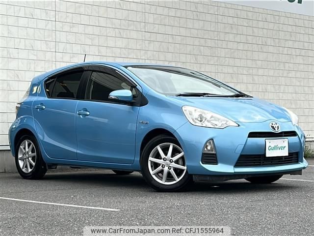 toyota aqua 2013 CFJ1555964 image 1