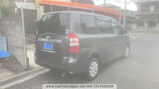 toyota noah 2010 CFJ1843928 image 2