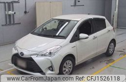 toyota vitz 2017 CFJ1526118