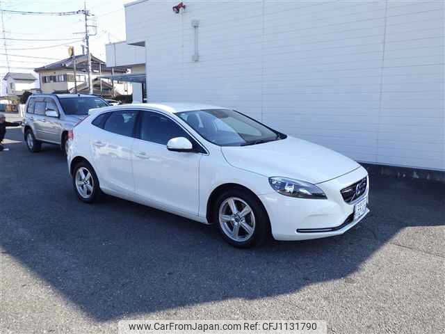 volvo v40 2015 -VOLVO 【富士山 303ﾊ2909】--Volvo V40 MB4164T--2233072---VOLVO 【富士山 303ﾊ2909】--Volvo V40 MB4164T--2233072- image 1