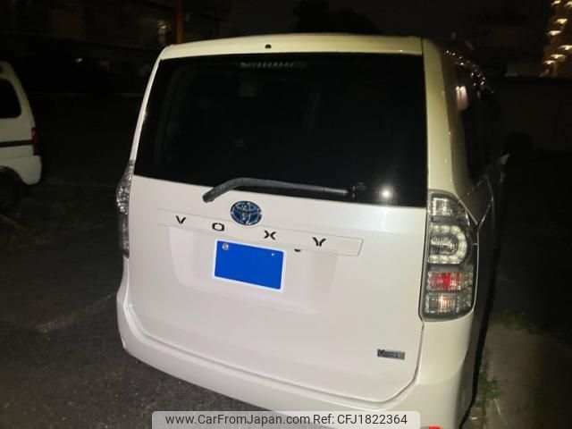toyota voxy 2011 CFJ1822364 image 2