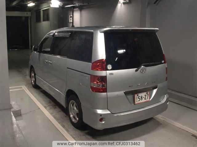 toyota noah 2004 TE932 image 1