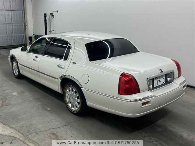 lincoln town-car 2007 CFJ1750256 image 2