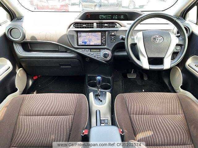 toyota aqua 2012 504928-930023 image 1