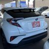 toyota c-hr 2017 quick_quick_DAA-ZYX10_2050640 image 3