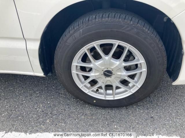toyota noah 2005 CFJ1670166 image 2