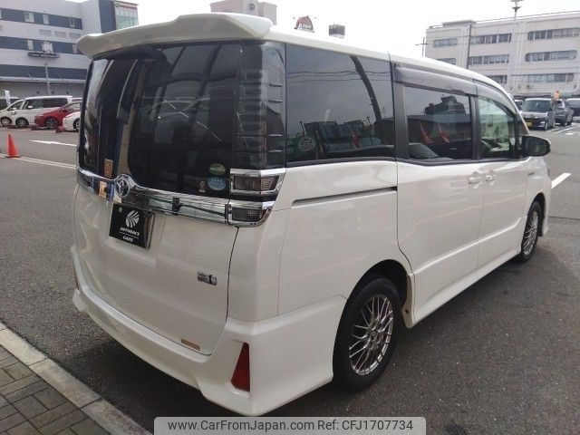 toyota voxy 2017 CFJ1707734 image 2