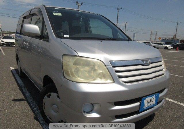 toyota noah 2003 REALMOTOR_Y2024070249A-12 image 2