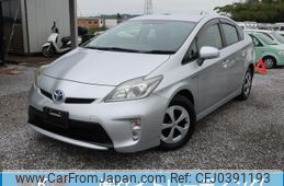 toyota prius 2013 -TOYOTA--Prius ZVW30--5729677---TOYOTA--Prius ZVW30--5729677-