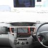 toyota noah 2002 3282185-Y2025050446A-12 image 8