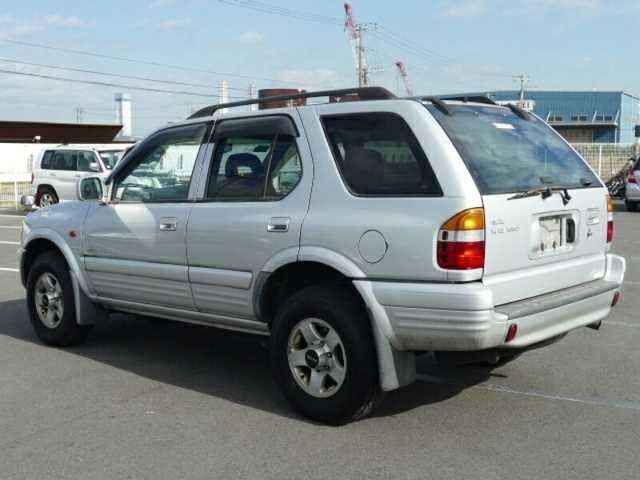 isuzu wizard 1998 CFJ0686058 image 2