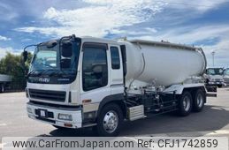 isuzu giga 2005 CFJ1742859