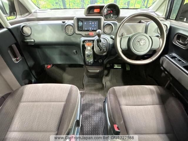 toyota spade 2012 CFJ1727588 image 2
