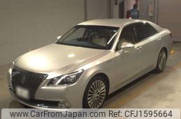 toyota crown-majesta 2014 CFJ1595664