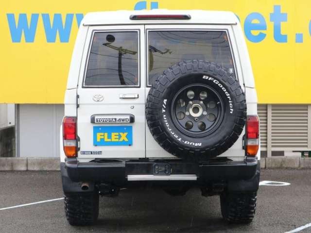 TOYOTA LAND CRUISER 70 ZX | 2001 | WHITE | 249307 km