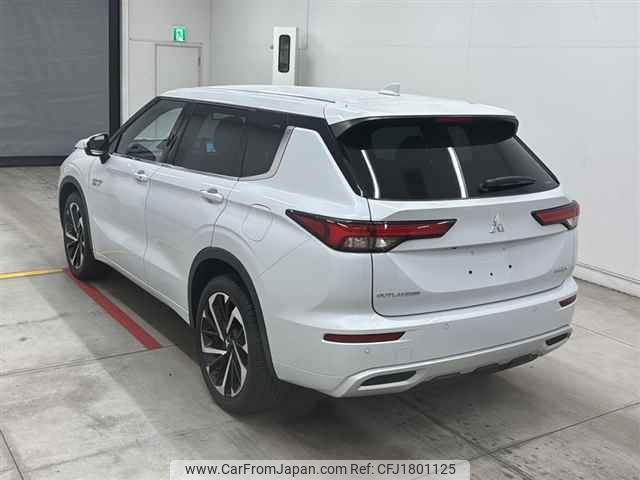mitsubishi outlander-phev 2022 CFJ1801125 image 2