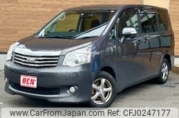 toyota noah 2013 -TOYOTA--Noah DBA-ZRR70G--ZRR70-0583209---TOYOTA--Noah DBA-ZRR70G--ZRR70-0583209-