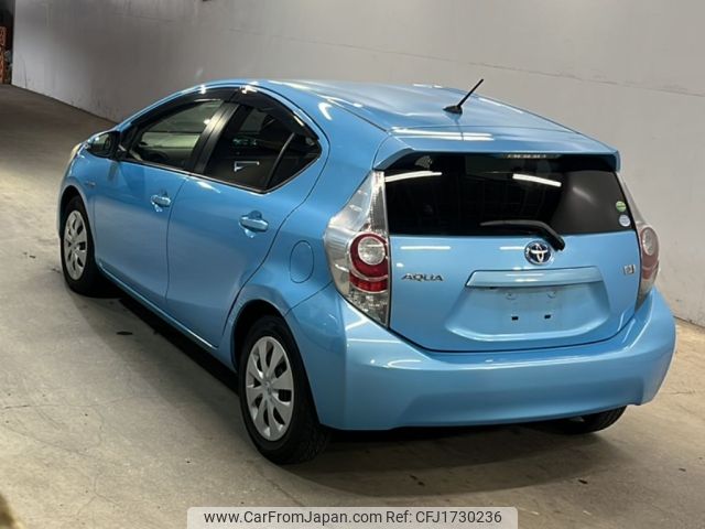 toyota aqua 2012 CFJ1730236 image 2