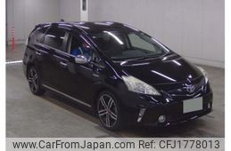 toyota prius-α 2012 CFJ1778013