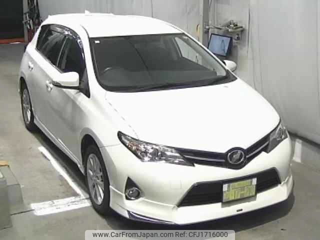 toyota auris 2013 CFJ1716000 image 1