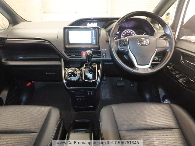 toyota esquire 2018 CFJ6751346 image 2