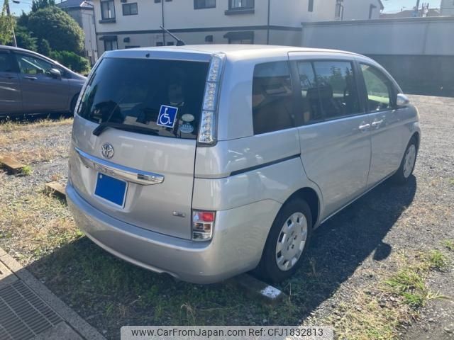 toyota isis 2012 CFJ1832813 image 2