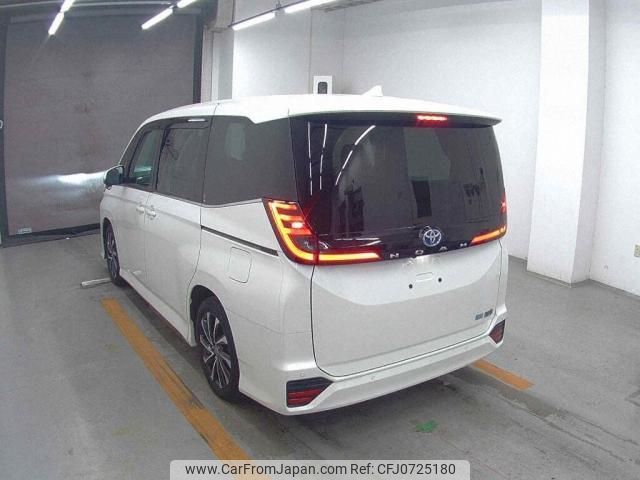 toyota noah 2023 quick_quick_6AA-ZWR90W_0103140 image 2