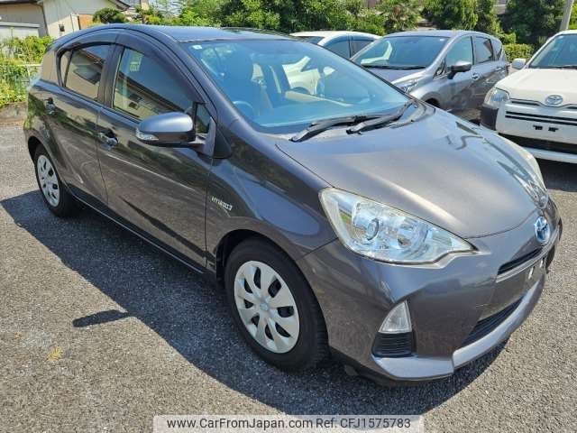 toyota aqua 2012 CFJ1575783 image 1