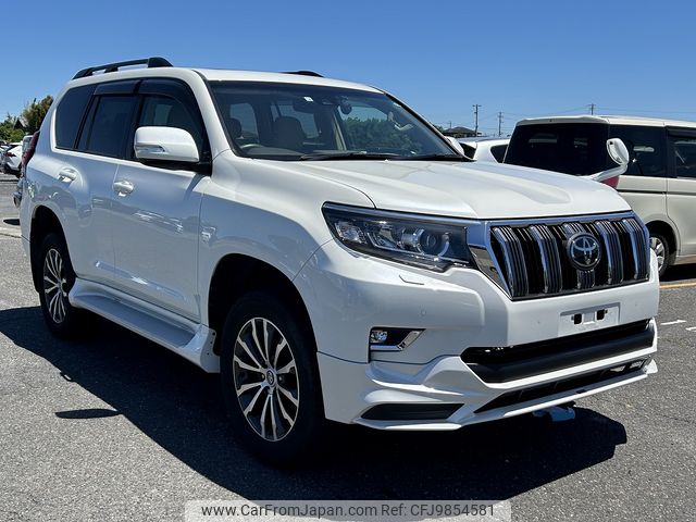 toyota land-cruiser-prado 2020 24431613 image 2