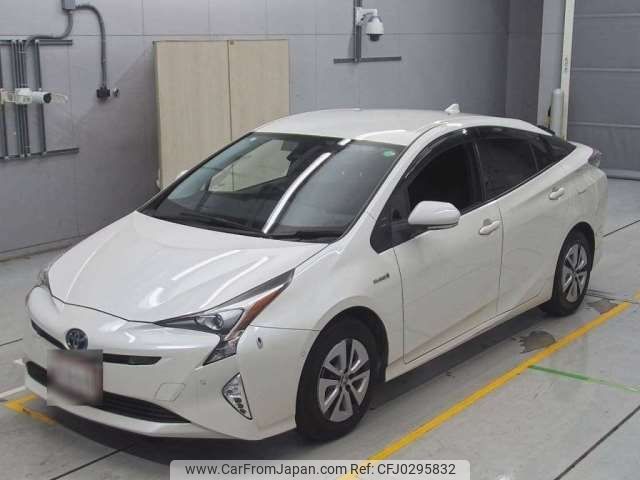 toyota prius 2017 -TOYOTA--Prius DAA-ZVW51--ZVW51-6049811---TOYOTA--Prius DAA-ZVW51--ZVW51-6049811- image 1