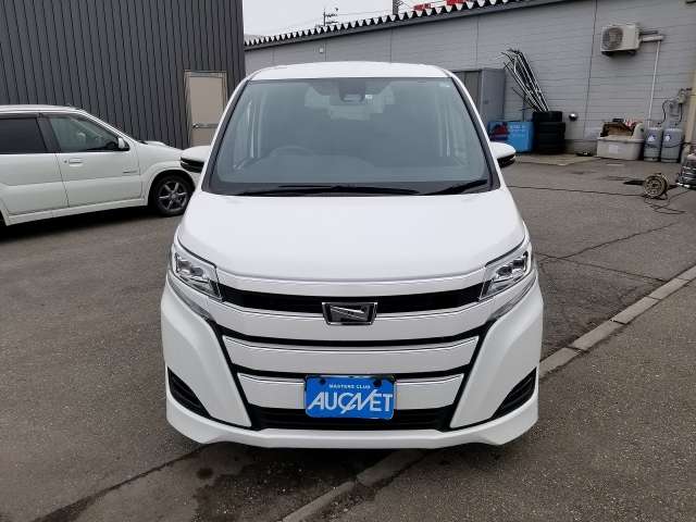 Toyota noah zrr80