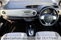 toyota vitz 2011 CFJ1772467