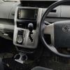 toyota noah 2007 NIKYO_GH89470 image 1