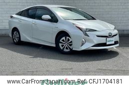 toyota prius 2018 CFJ1704181