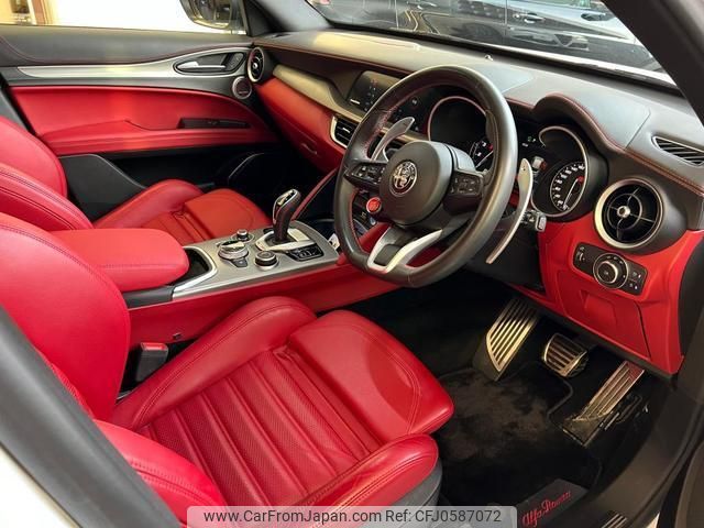 alfa-romeo stelvio 2022 quick_quick_94920_ZARPAHJN2M7D33441 image 2