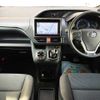 toyota noah 2014 504928-923741 image 1