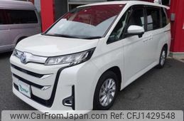 toyota noah 2022 quick_quick_6AA-ZWR90W_ZWR90-0032611