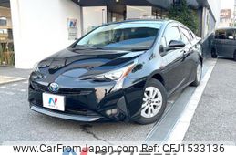 toyota prius 2018 CFJ1533136