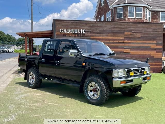 nissan datsun-pickup 1993 GOO_JP_700040317230250719001 image 1