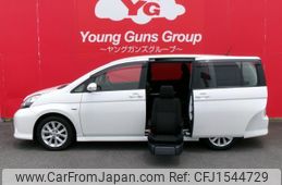 toyota isis 2012 CFJ1544729
