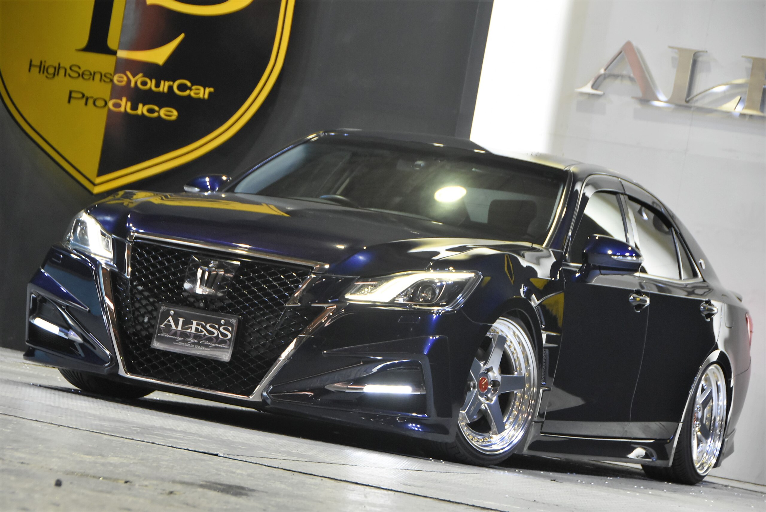 2015 Toyota Crown Athlete Series 2WD - Car Price $21,580