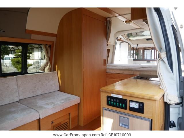 nissan nv350-caravan-van 2016 GOO_JP_700070921030250201002 image 2