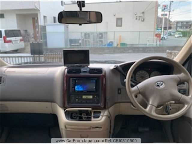 toyota grand-hiace 2001 TE3940 image 2