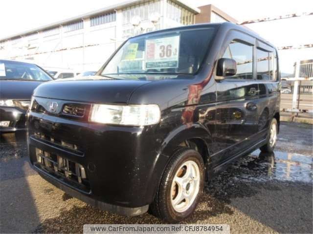 honda thats 2002 CFJ8784954 image 1