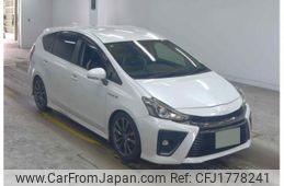 toyota prius-α 2015 CFJ1778241