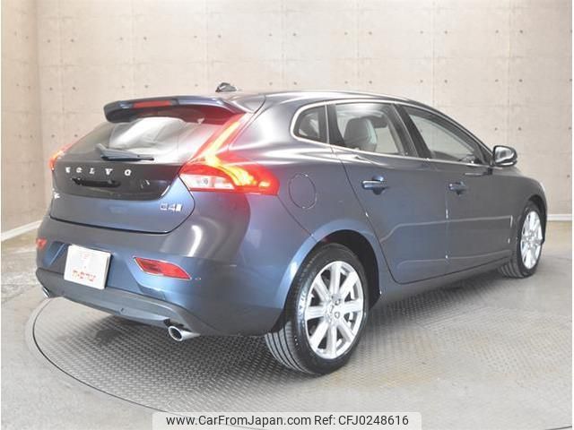 volvo v40 2016 quick_quick_MD4204T_YV1MVA8RDH2375119 image 2