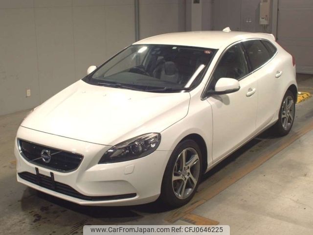 volvo v40 2016 -VOLVO--Volvo V40 MD4204T-YV1MVA8RDG2330009---VOLVO--Volvo V40 MD4204T-YV1MVA8RDG2330009- image 1