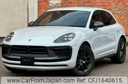 porsche macan 2022 CFJ1640615