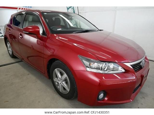 lexus ct 2013 quick_quick_DAA-ZWA10_ZWA10-2165313 image 1