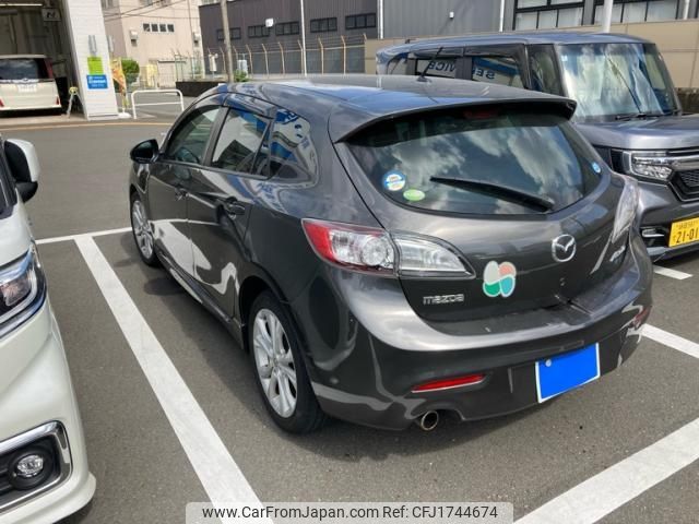 mazda axela 2010 CFJ1744674 image 2